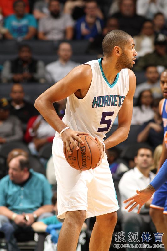 包含风云突变！夏洛特黄蜂今晚官宣签约，西甲版图或变，态度坚定，心理建设被强调的词条